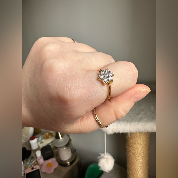 Carrie Elizabeth Sample Sale Ring - Picture 3 of 3